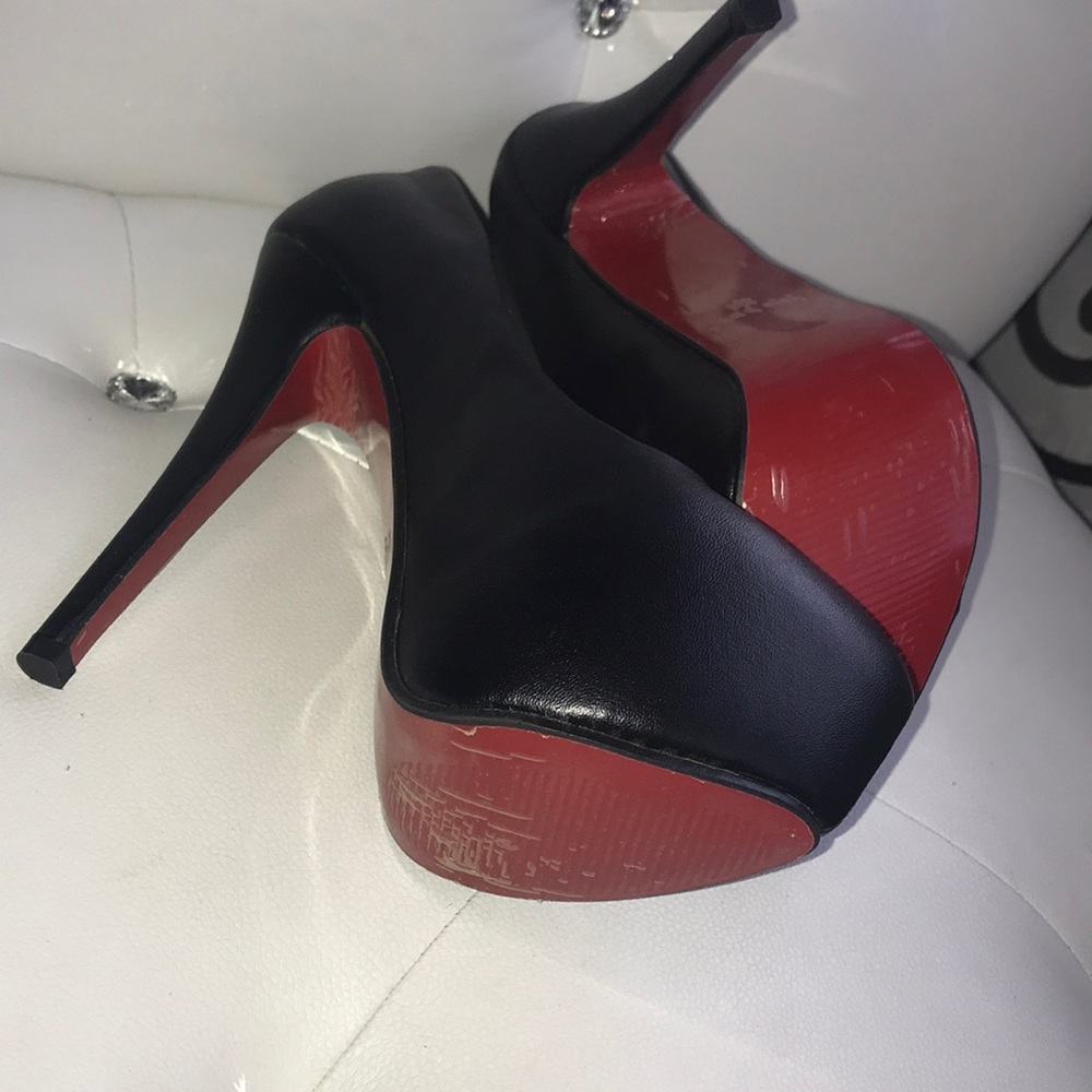 Crape Myrtle RED bottom shoes. Size 37 brand new.